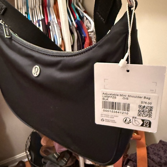 Lululemon adjustable Black Mini Shoulder Bag - Picture 1 of 4